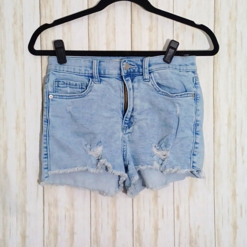 Size Small Altar'd State shorts